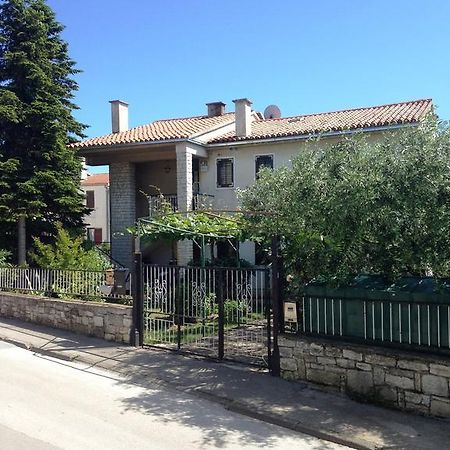 Guest House Slavica Pula Exterior foto